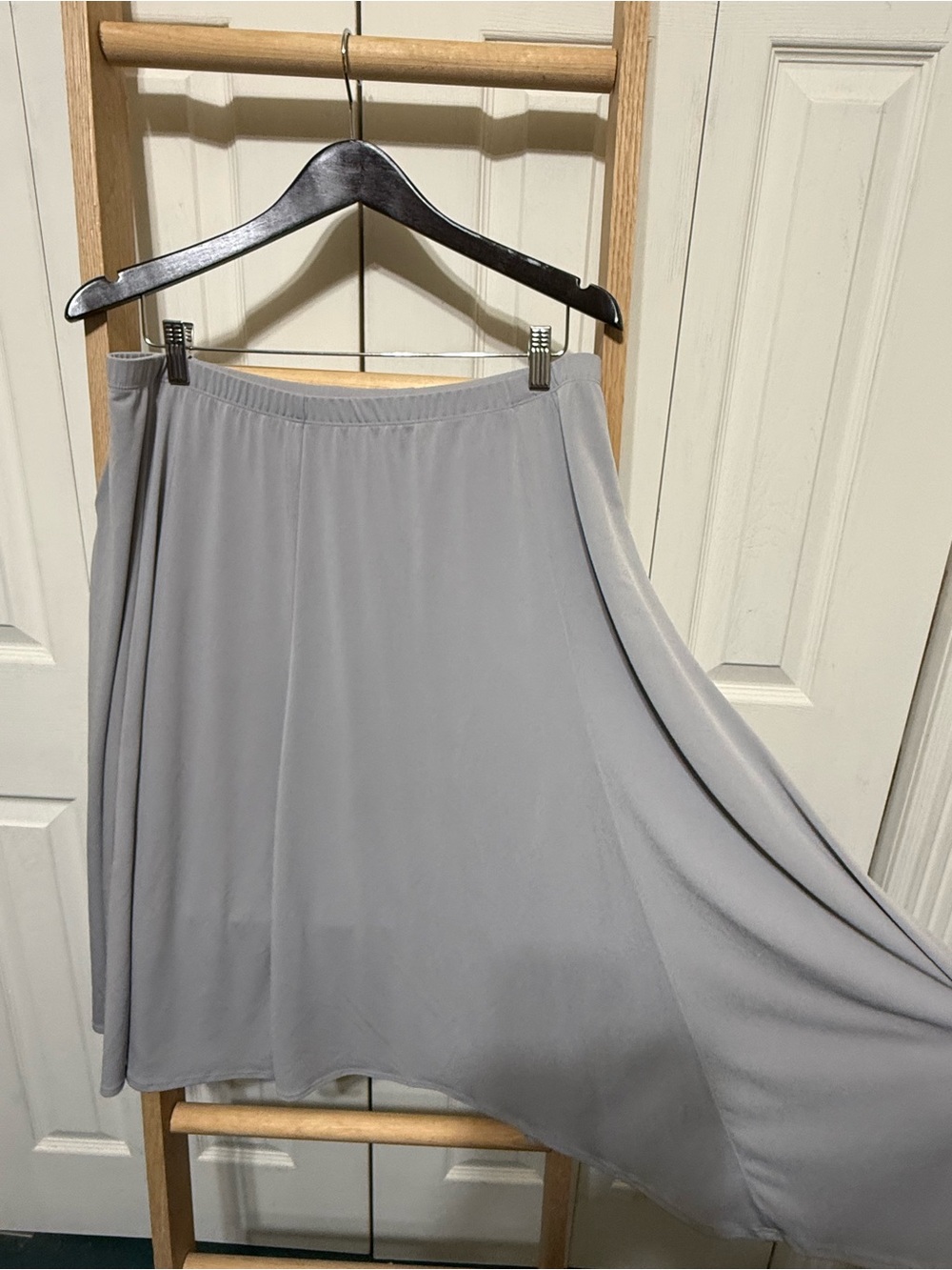 Susan Graver Liquid Knit Skirt Grey Midi Sz: Large